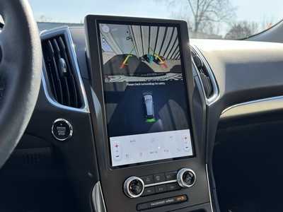 2022 Ford Edge, $28899. Photo 4