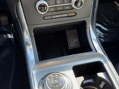 2022 Ford Edge, $28899. Photo 6