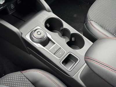 2025 Ford Escape, $33121. Photo 9