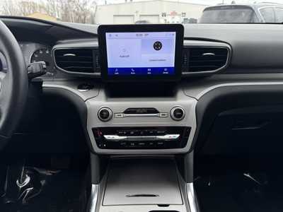 2023 Ford Explorer, $37299. Photo 2