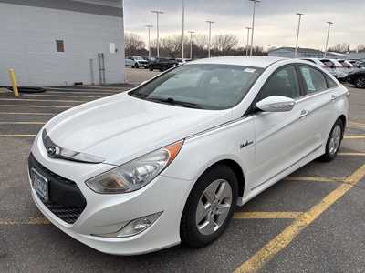 2012 Hyundai Sonata, $8299. Photo 2