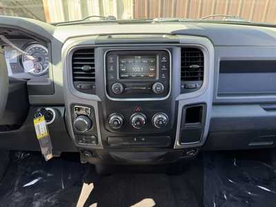 2015 RAM 1500 Crew Cab, $17998. Photo 2