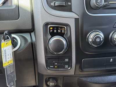 2015 RAM 1500 Crew Cab, $17998. Photo 4