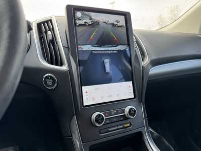2022 Ford Edge, $20799. Photo 4