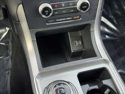 2022 Ford Edge, $20799. Photo 6