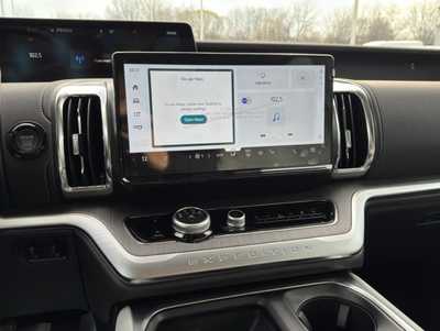 2025 Ford Expedition Max, $89998. Photo 3