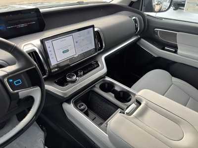 2025 Ford Expedition Max, $89998. Photo 6