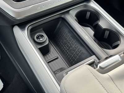 2025 Ford Expedition Max, $89998. Photo 7