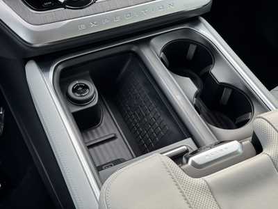 2025 Ford Expedition Max, $89998. Photo 9