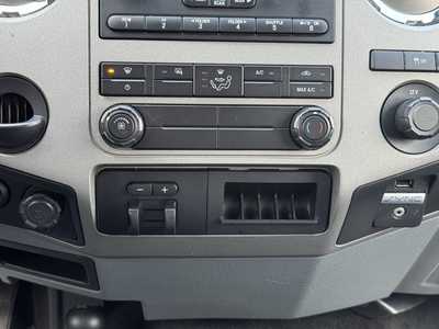 2016 Ford F250 Crew Cab, $32998. Photo 5