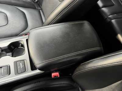 2022 Ford Edge, $24998. Photo 10
