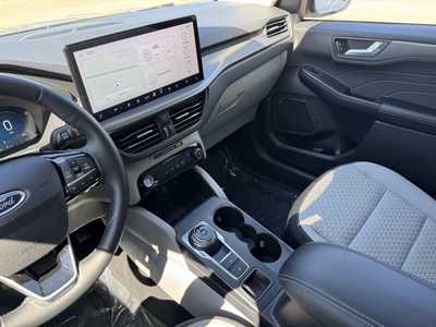 2023 Ford Escape, $25799. Photo 7