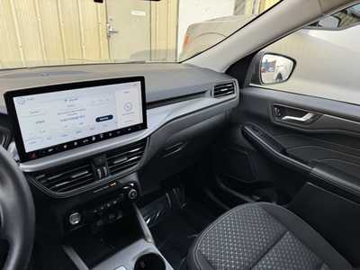 2023 Ford Escape, $25899. Photo 12