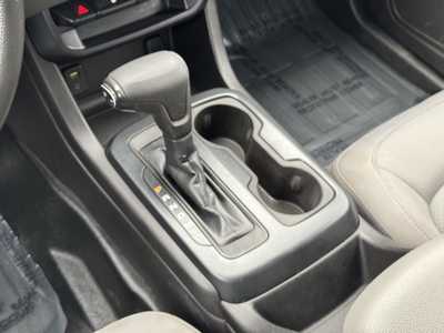 2015 Chevrolet Colorado Crew Cab, $15998. Photo 8