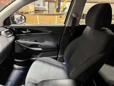 2017 Kia Sorento, $12998. Photo 11