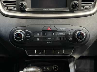 2017 Kia Sorento, $12998. Photo 6