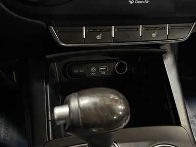 2017 Kia Sorento, $12998. Photo 7
