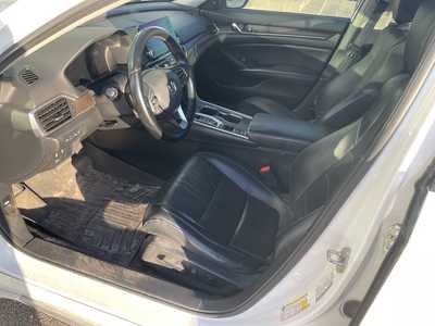 2018 Honda Accord, $17199. Photo 3