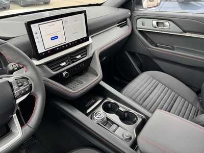 2025 Ford Explorer, $47923. Photo 8