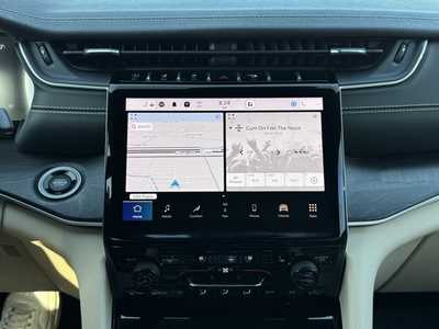 2023 Jeep Grand Cherokee, $35499. Photo 3