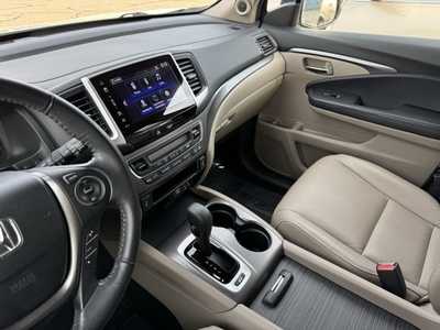 2017 Honda Pilot, $18499. Photo 7