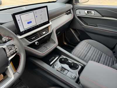 2025 Ford Explorer, $47654. Photo 8