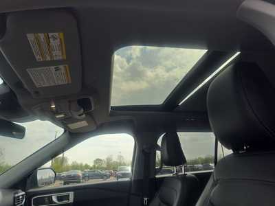 2023 Ford Explorer, $39073. Photo 2