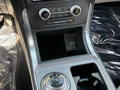 2021 Ford Edge, $25499. Photo 6