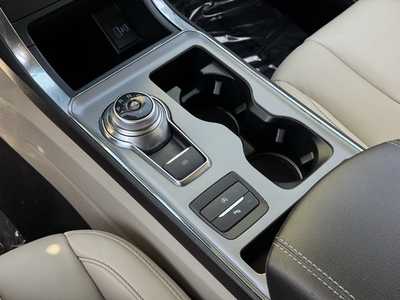 2021 Ford Edge, $25499. Photo 8