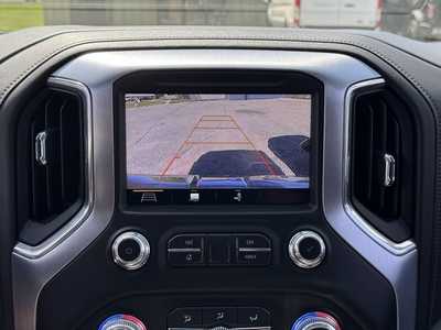 2019 GMC 1500 Crew Cab, $31998. Photo 4