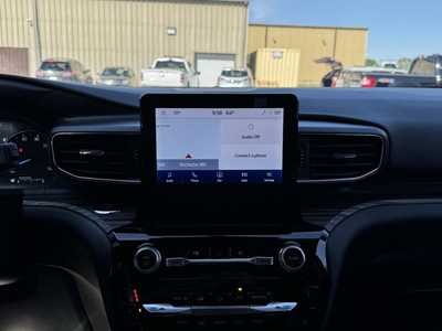 2022 Ford Explorer, $33998. Photo 3
