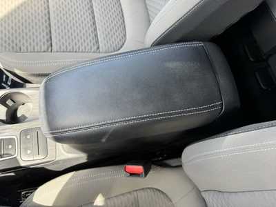 2022 Ford Escape, $24799. Photo 10