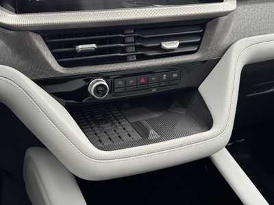 2025 Ford Explorer, $52692. Photo 5