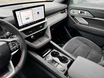 2025 Ford Explorer, $54699. Photo 8