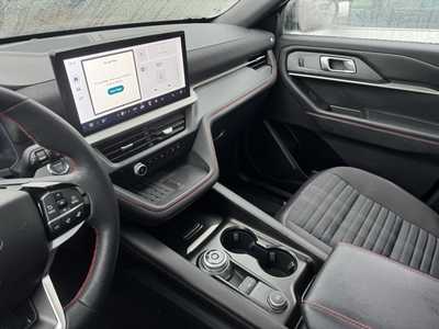 2025 Ford Explorer, $46199. Photo 8