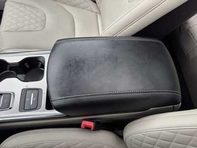 2024 Ford Edge, $36399. Photo 10