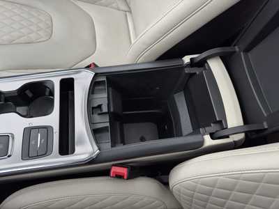2024 Ford Edge, $36399. Photo 12