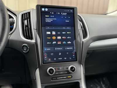 2021 Ford Edge, $23799. Photo 3
