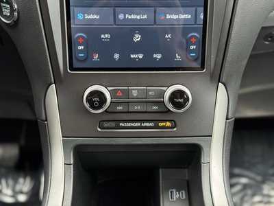 2021 Ford Edge, $23799. Photo 5