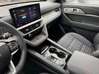 2025 Ford Explorer, $46837. Photo 8
