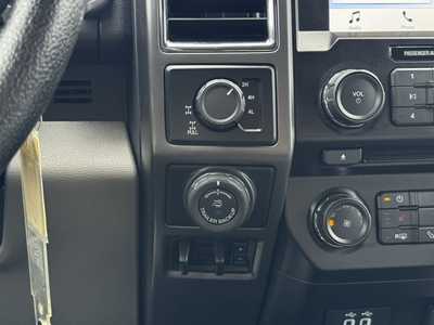 2016 Ford F150 Crew Cab, $21799. Photo 5