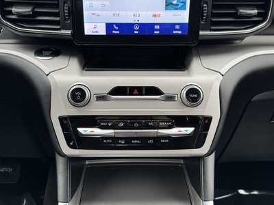 2023 Ford Explorer, $37998. Photo 5