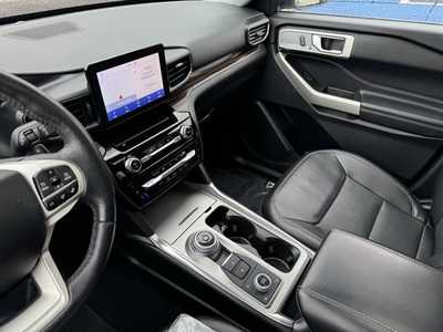 2021 Ford Explorer, $30998. Photo 8