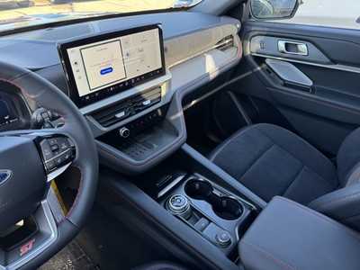 2025 Ford Explorer, $54112. Photo 6