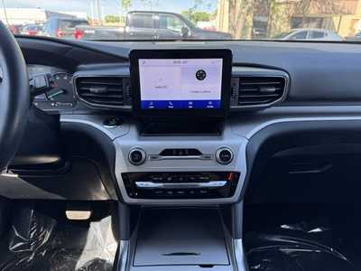 2020 Ford Explorer, $25499. Photo 2