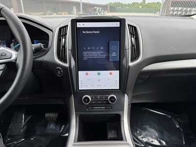 2023 Ford Edge, $25799. Photo 2