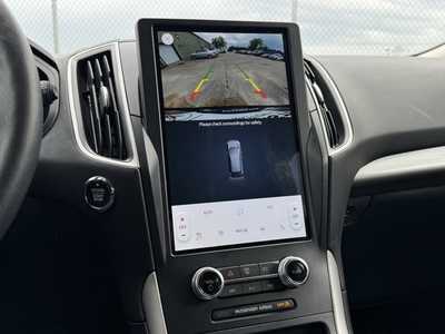 2023 Ford Edge, $25799. Photo 4