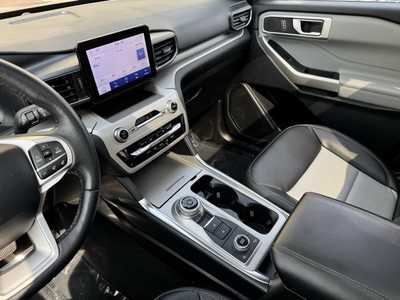 2023 Ford Explorer, $36199. Photo 8