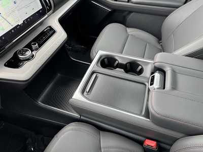 2025 Ford Expedition, $72150. Photo 8
