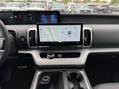 2025 Ford Expedition, $71005. Photo 2